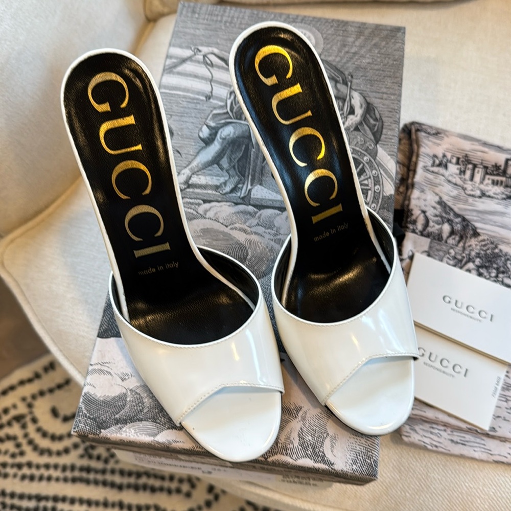 Gucci patent scarlet mule sz 6.5 color White (Authentic)